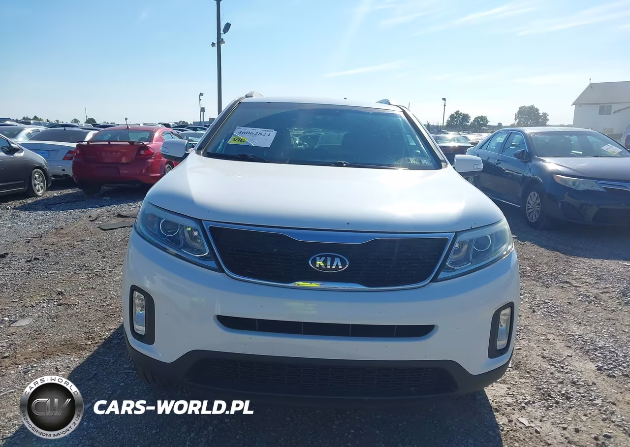 2015 Kia Sorento Lx VIN:5XYKT4A67FG639327 - 12