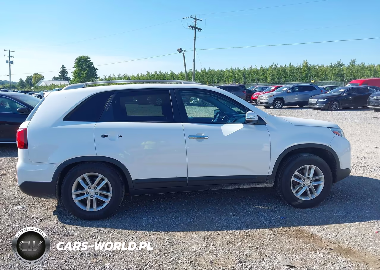 2015 Kia Sorento Lx VIN:5XYKT4A67FG639327 - 13