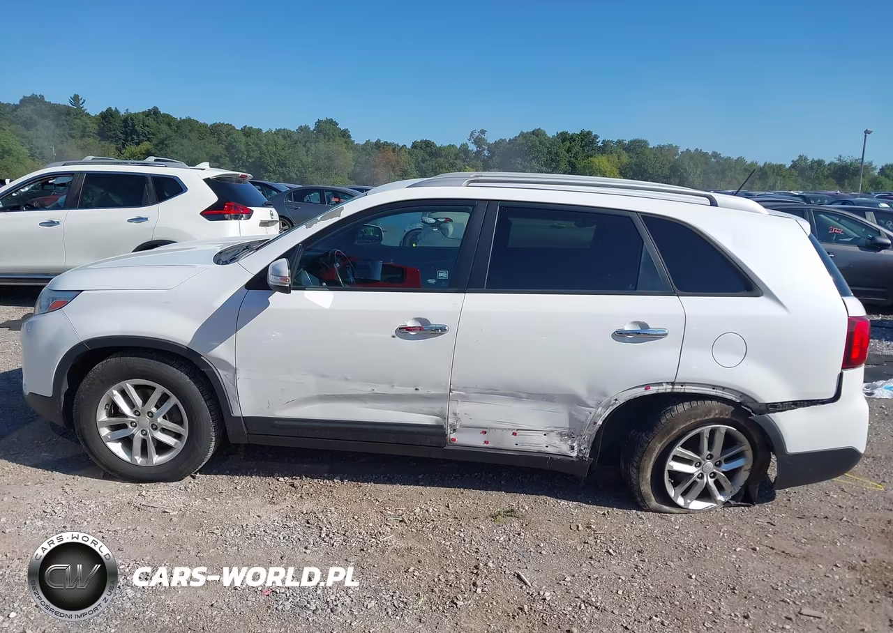 2015 Kia Sorento Lx VIN:5XYKT4A67FG639327 - 14