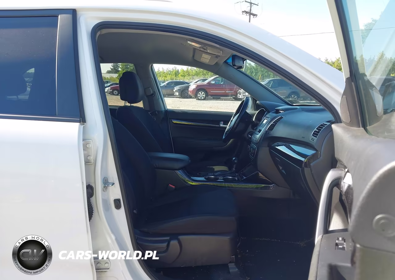 2015 Kia Sorento Lx VIN:5XYKT4A67FG639327 - 5