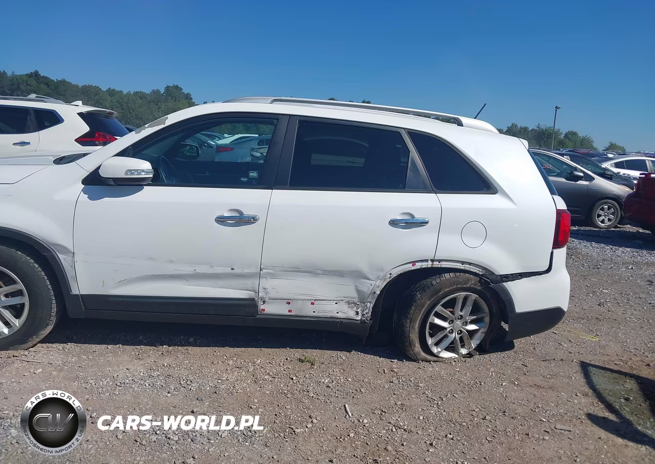2015 Kia Sorento Lx VIN:5XYKT4A67FG639327 - 6