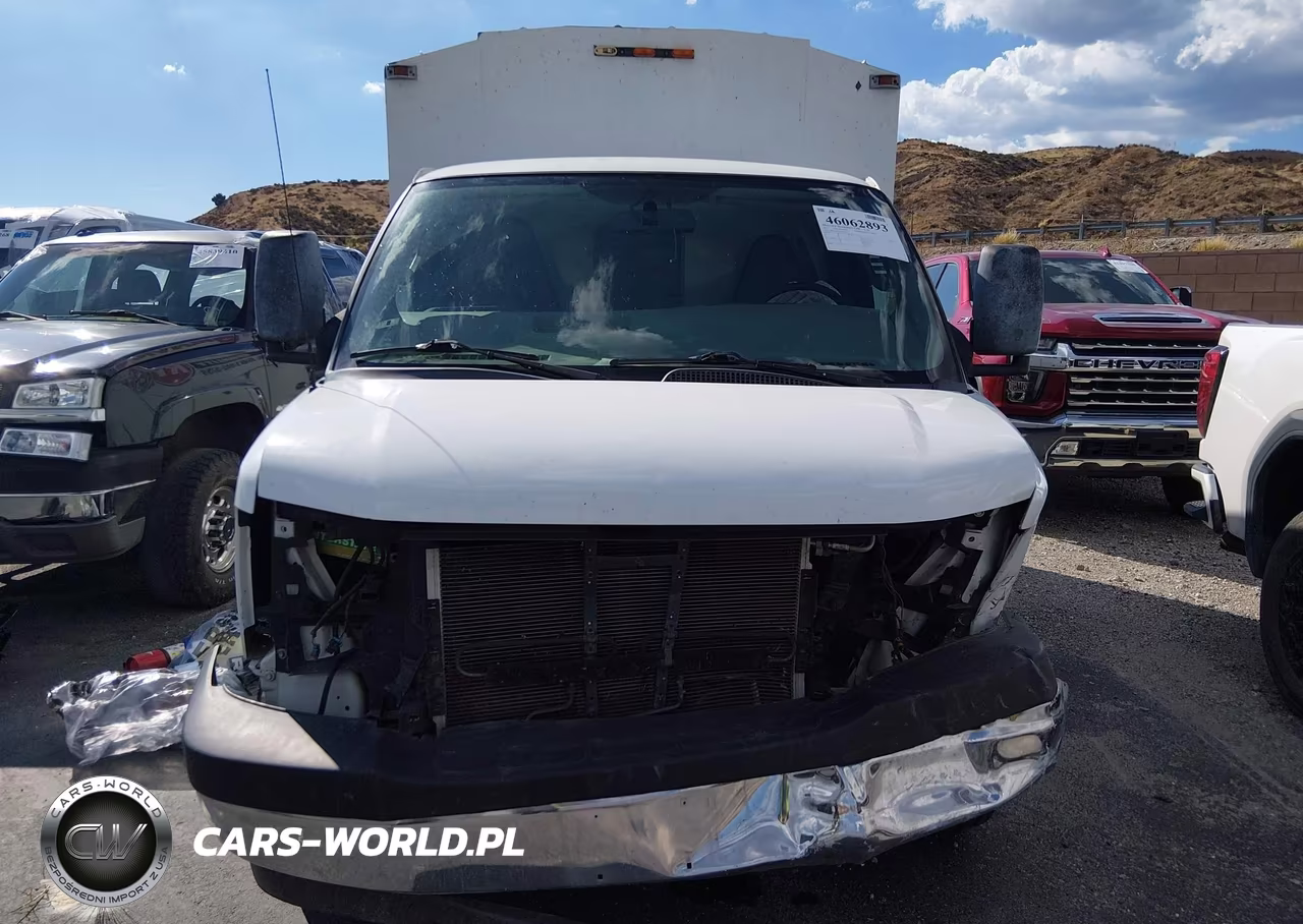 2017 Chevrolet Express Cutaway Work Van VIN:1GB0GRFG7H1101079 - 12