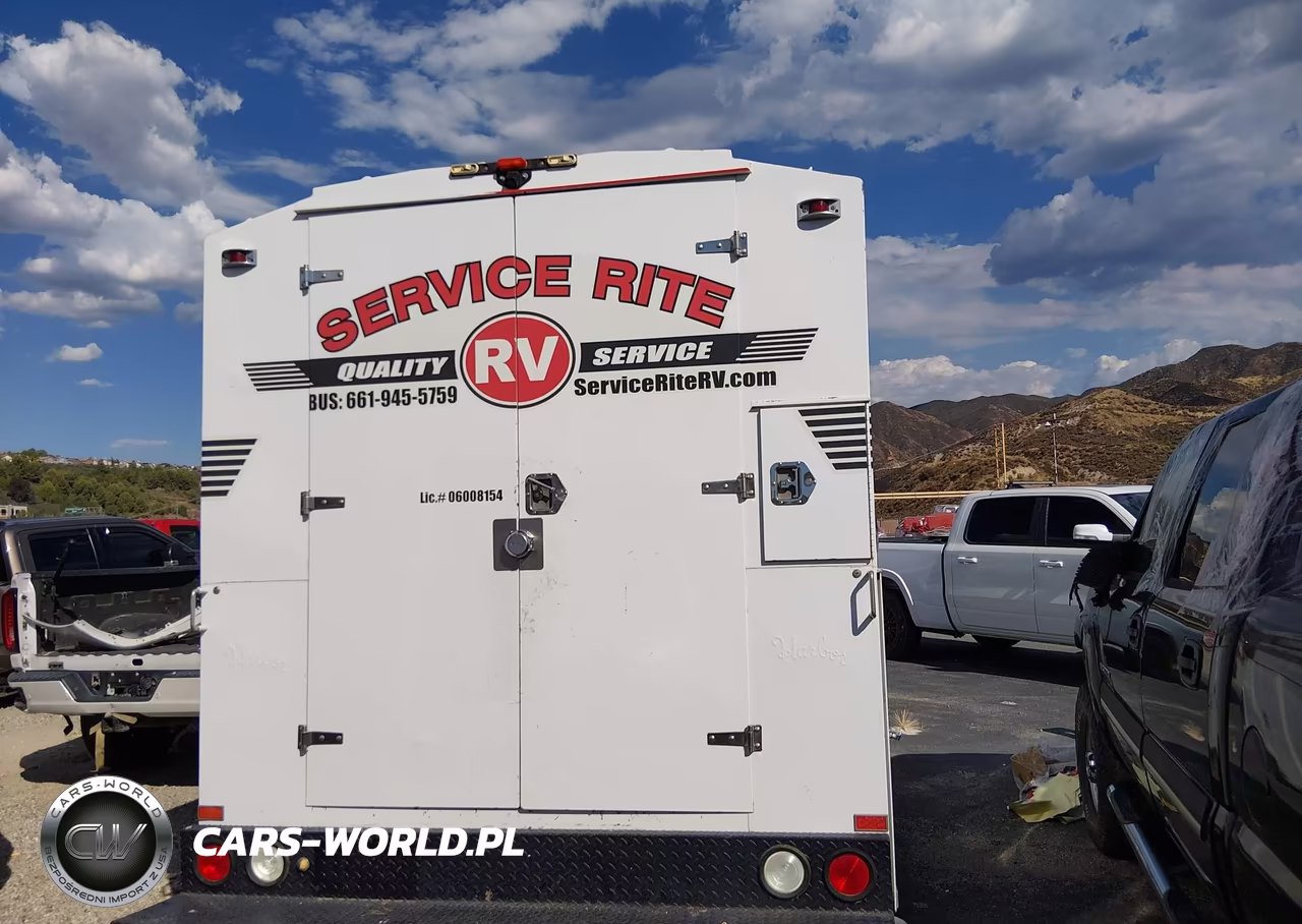 2017 Chevrolet Express Cutaway Work Van VIN:1GB0GRFG7H1101079 - 15