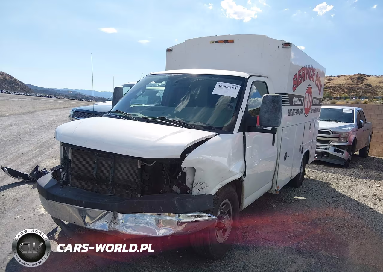 2017 Chevrolet Express Cutaway Work Van VIN:1GB0GRFG7H1101079 - 2