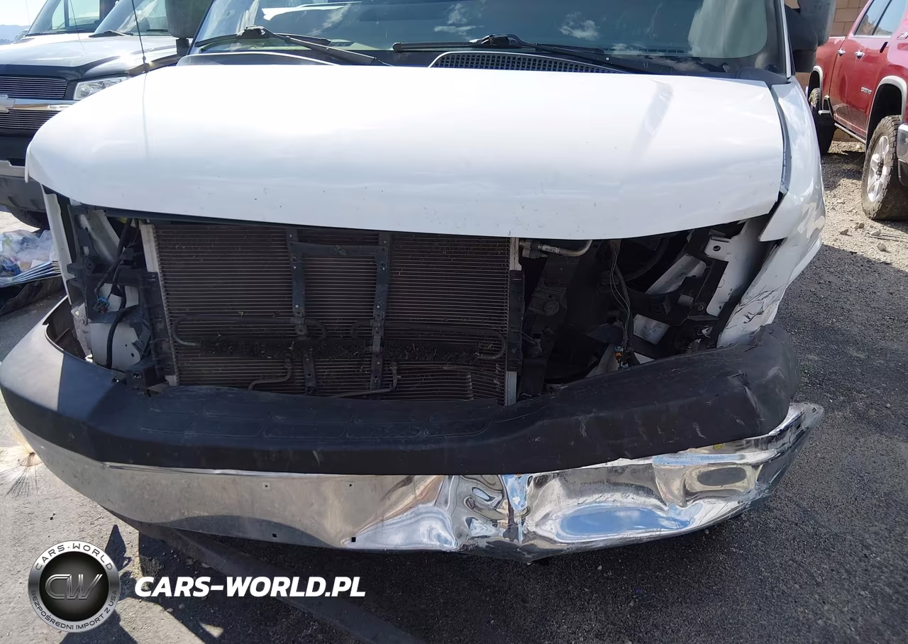 2017 Chevrolet Express Cutaway Work Van VIN:1GB0GRFG7H1101079 - 6