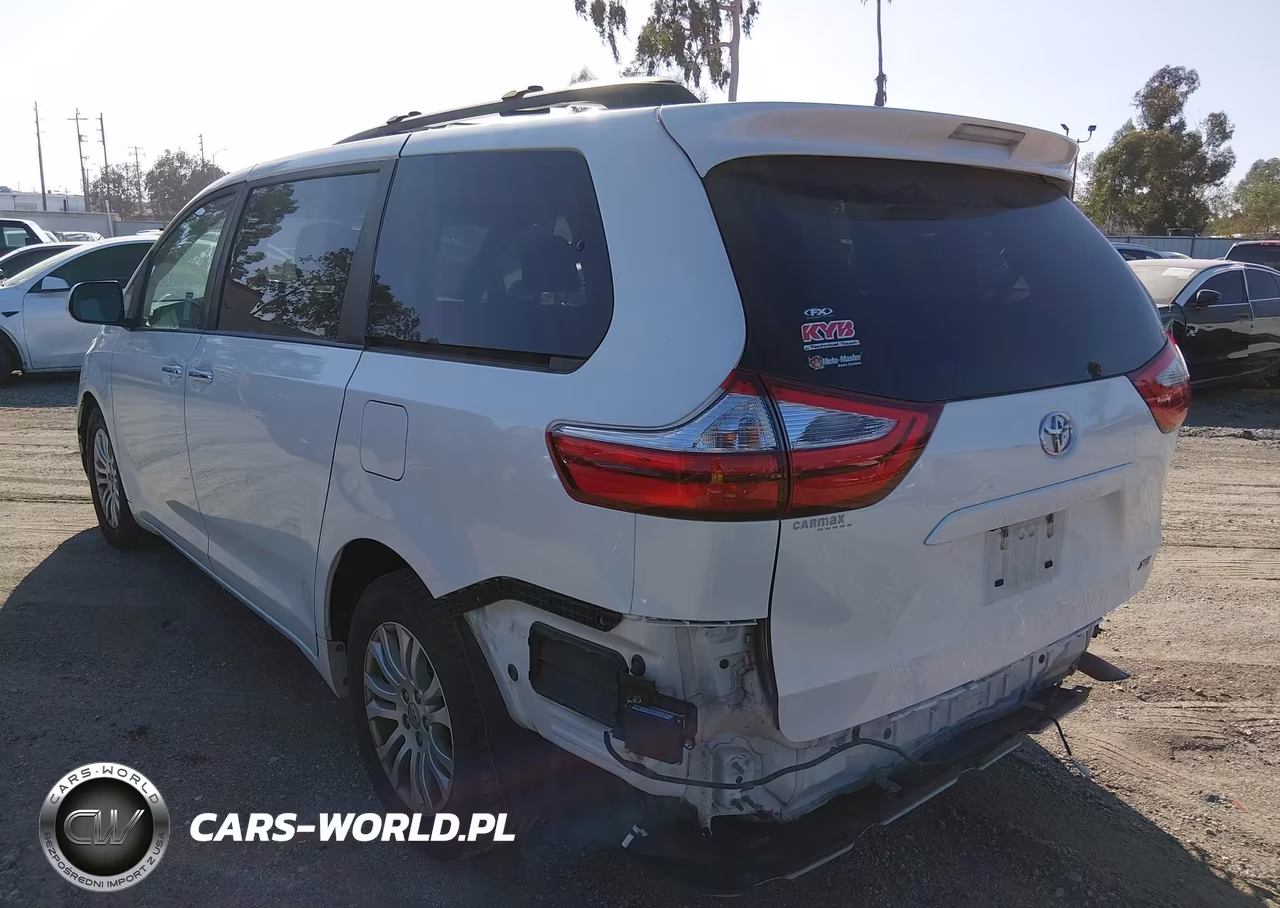 2017 Toyota Sienna Xle 8 Passenger VIN:5TDYZ3DC9HS812713 - 3