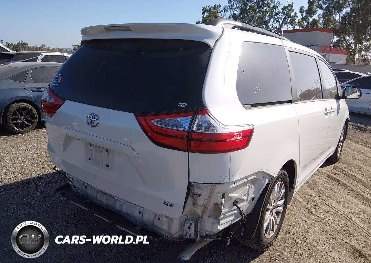 2017 Toyota Sienna Xle 8 Passenger VIN:5TDYZ3DC9HS812713 - 4