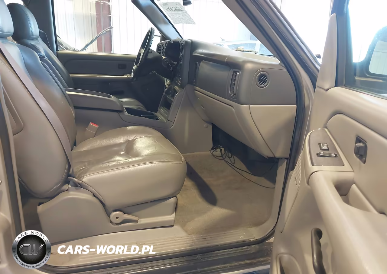 2006 Chevrolet Suburban 1500 Ls VIN:1GNFK16Z76J108352 - 5