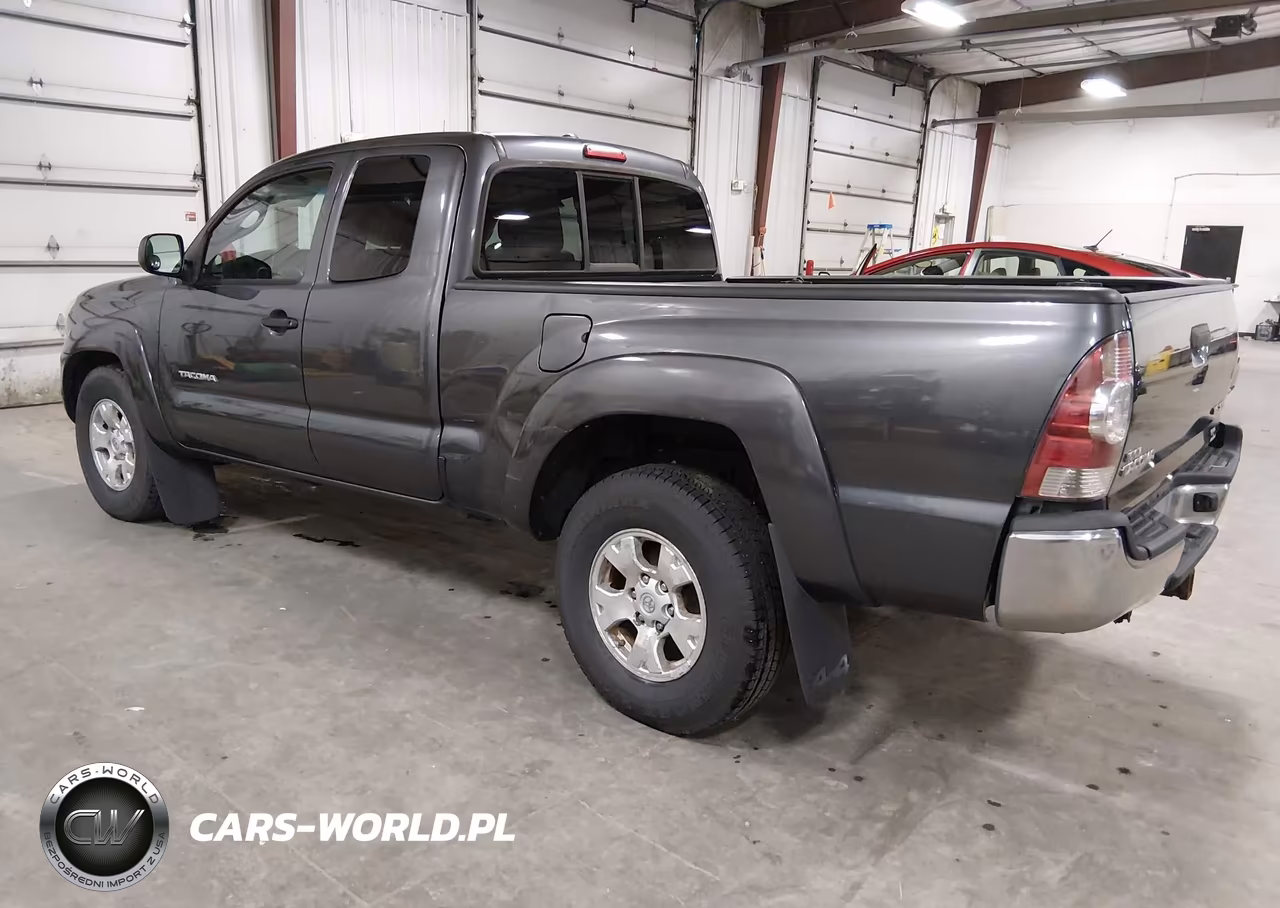 2010 Toyota Tacoma Base V6 VIN:5TEUU4EN5AZ684093 - 3