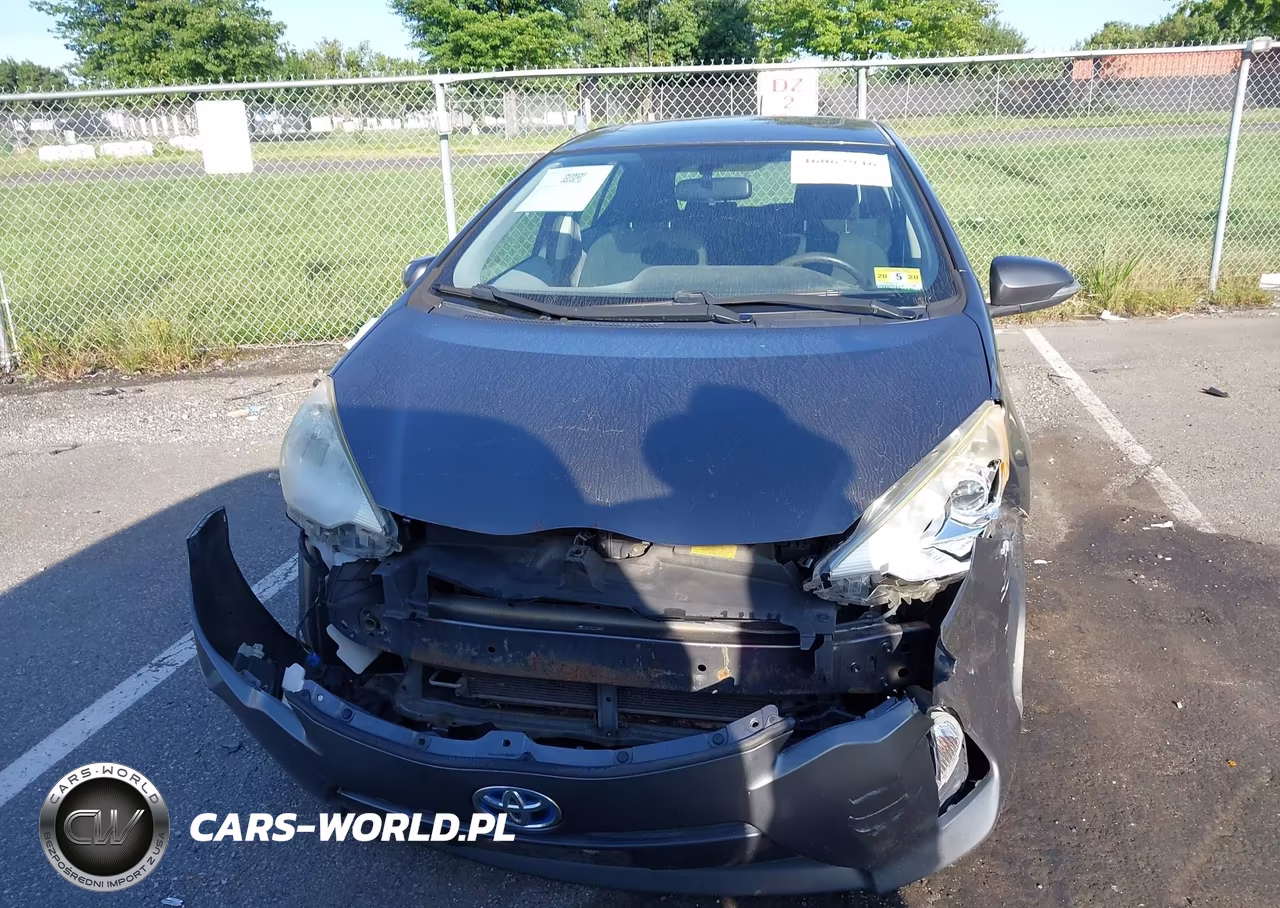 2012 Toyota Prius C Three VIN:JTDKDTB31C1028233 - 12