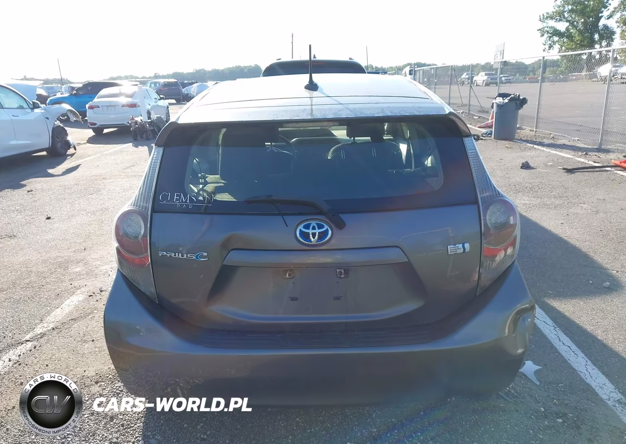 2012 Toyota Prius C Three VIN:JTDKDTB31C1028233 - 16