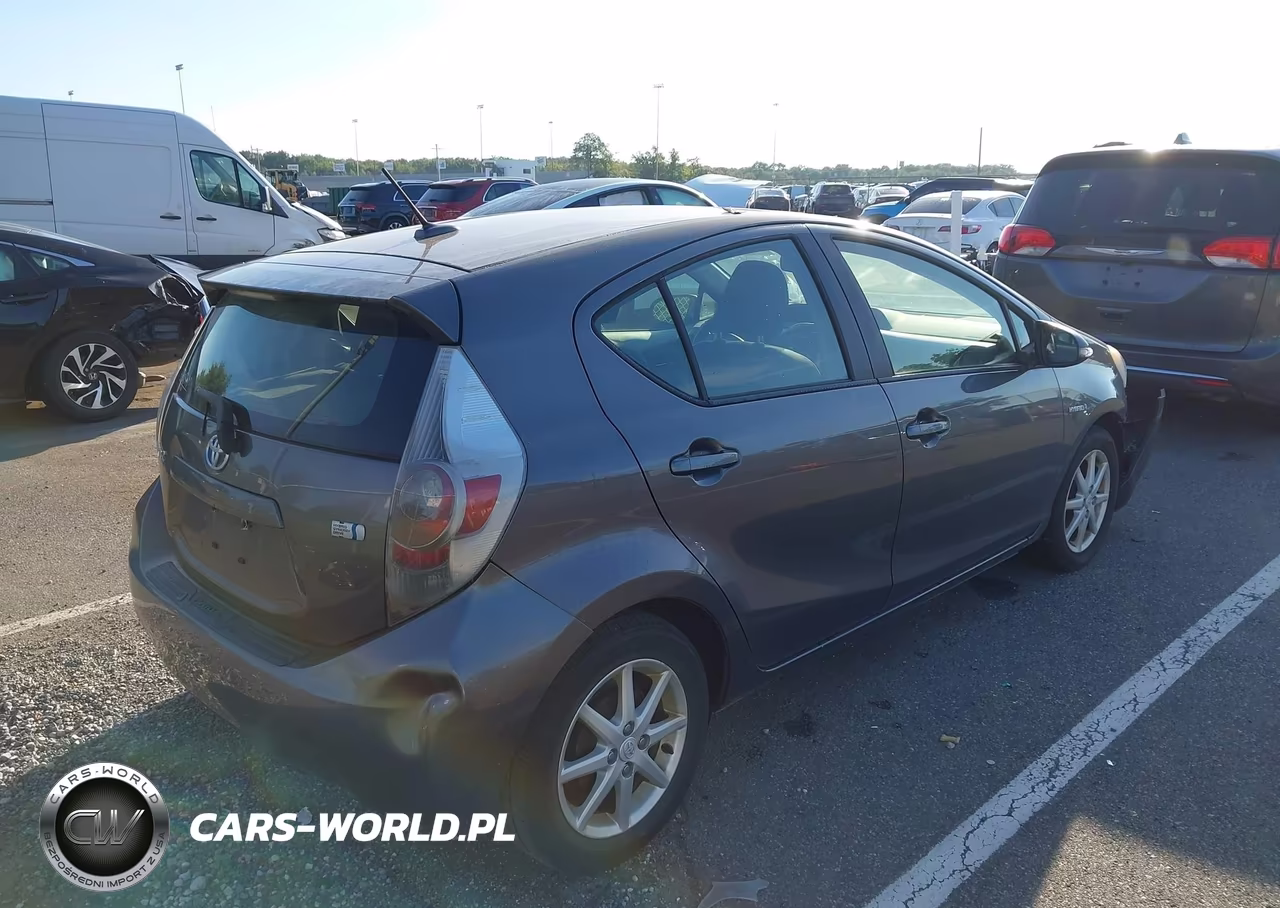 2012 Toyota Prius C Three VIN:JTDKDTB31C1028233 - 4