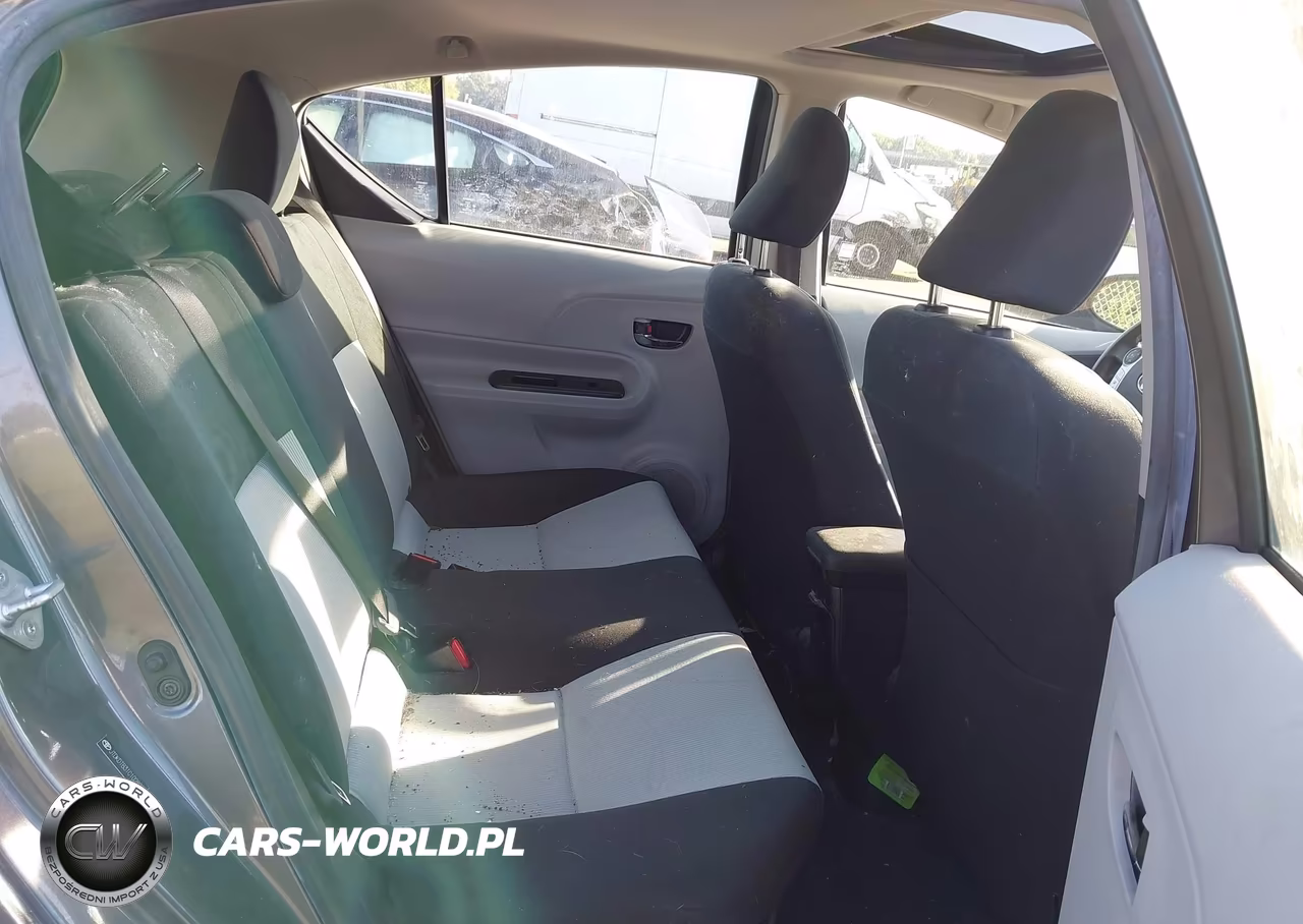 2012 Toyota Prius C Three VIN:JTDKDTB31C1028233 - 8