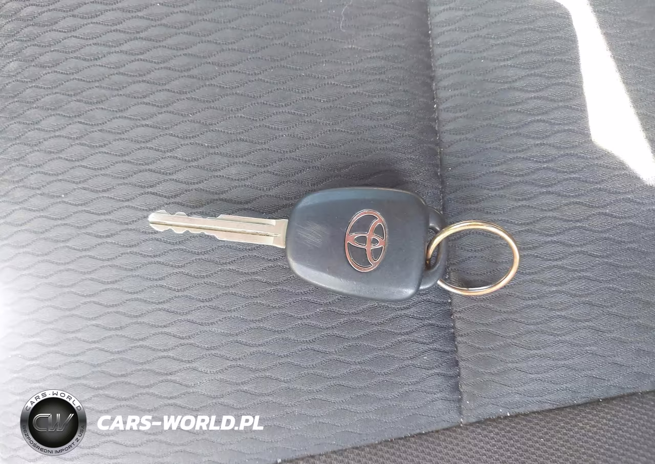 2017 Toyota Corolla Le VIN:2T1BURHE9HC925539 - 11