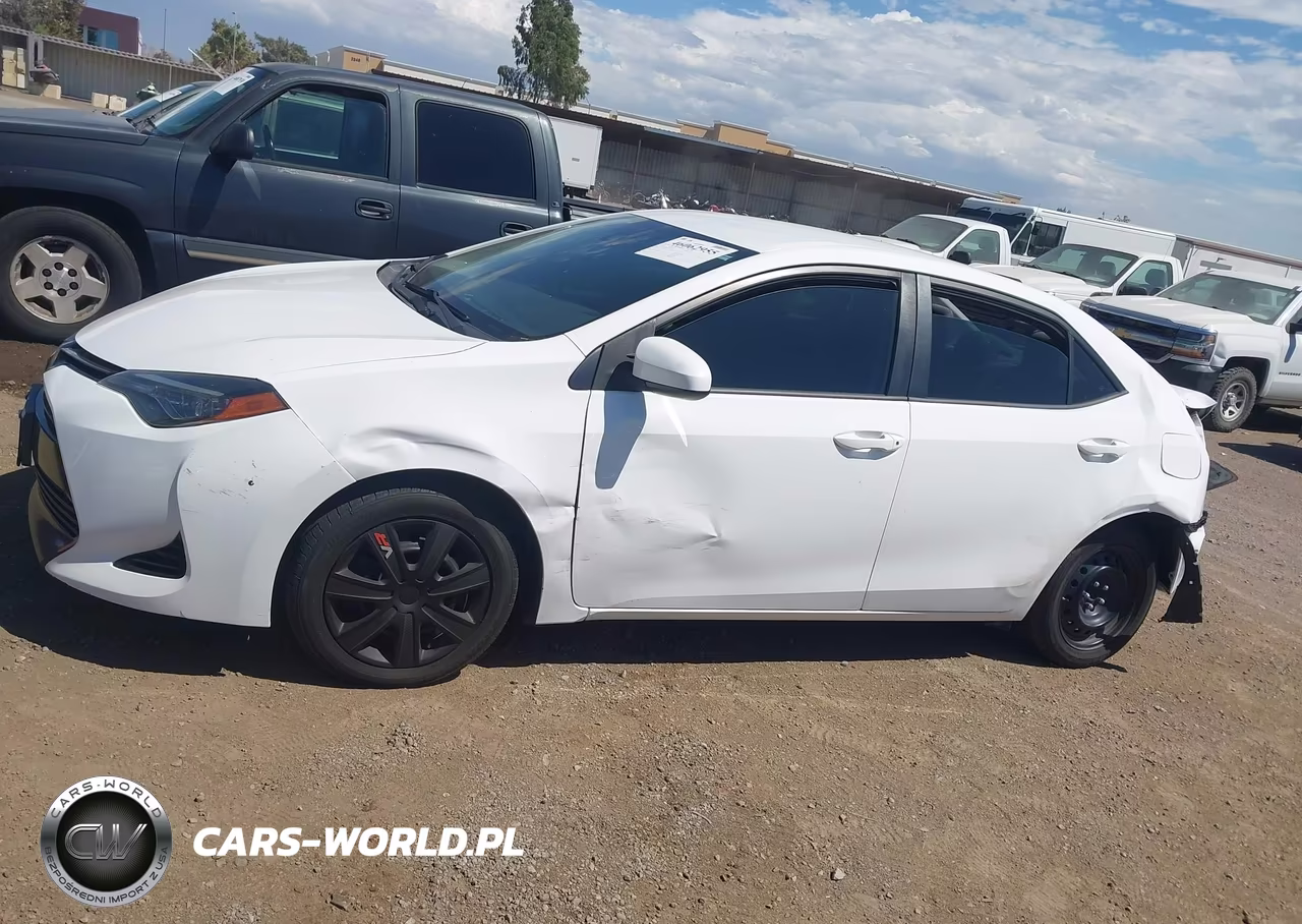 2017 Toyota Corolla Le VIN:2T1BURHE9HC925539 - 14