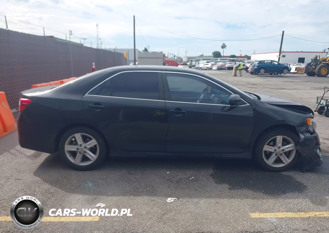 2014 Toyota Camry Se VIN:4T1BF1FK3EU829324 - 13