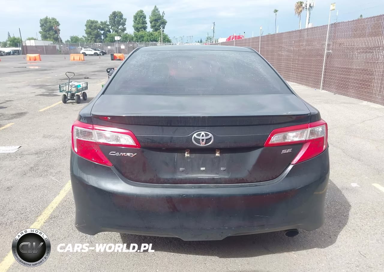 2014 Toyota Camry Se VIN:4T1BF1FK3EU829324 - 16