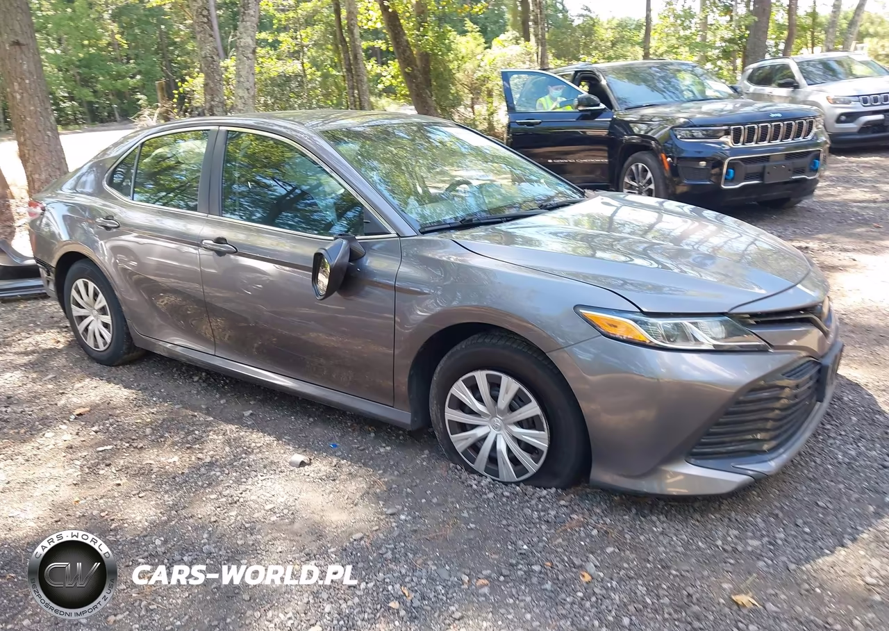 2018 Toyota Camry L – zdjęcie 1 z 17