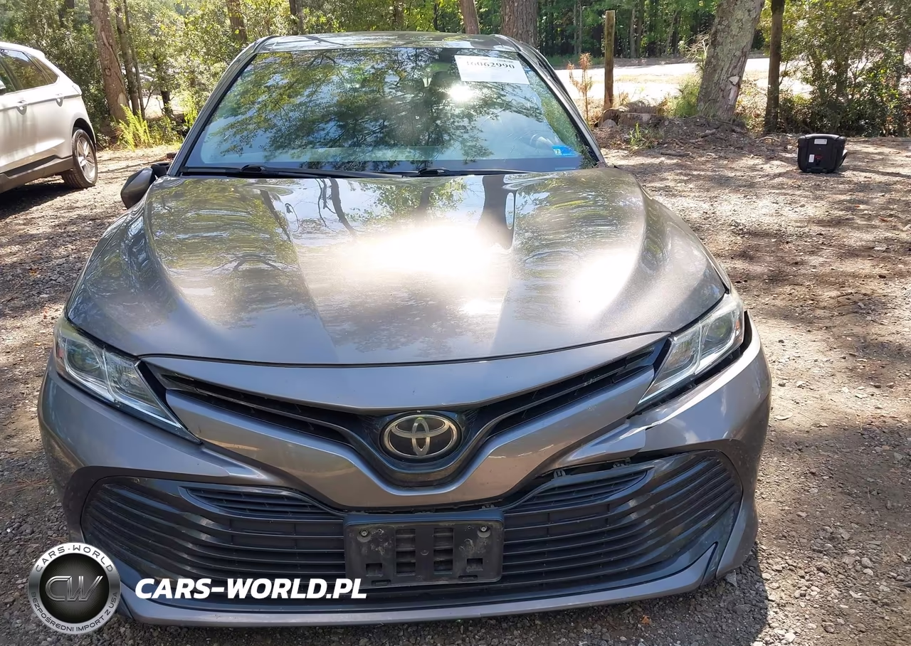 2018 Toyota Camry L VIN:4T1B11HK2JU598390 - 13