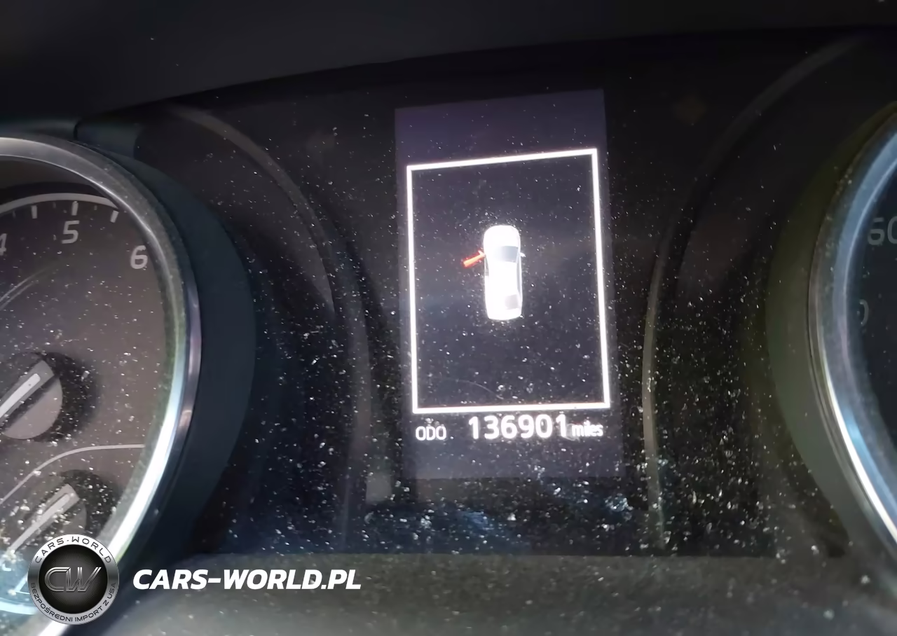 2018 Toyota Camry L VIN:4T1B11HK2JU598390 - 16