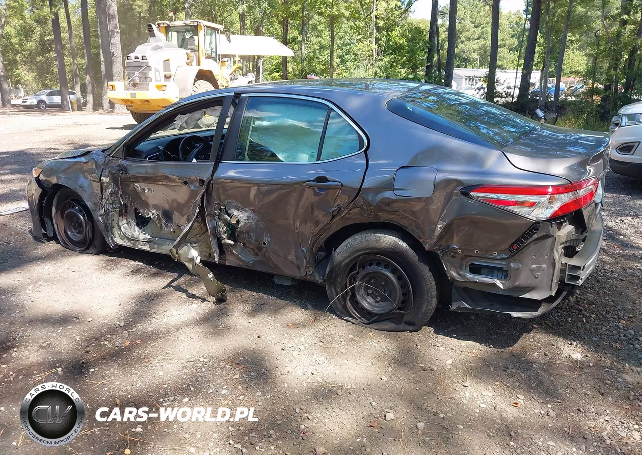 2018 Toyota Camry L VIN:4T1B11HK2JU598390 - 3