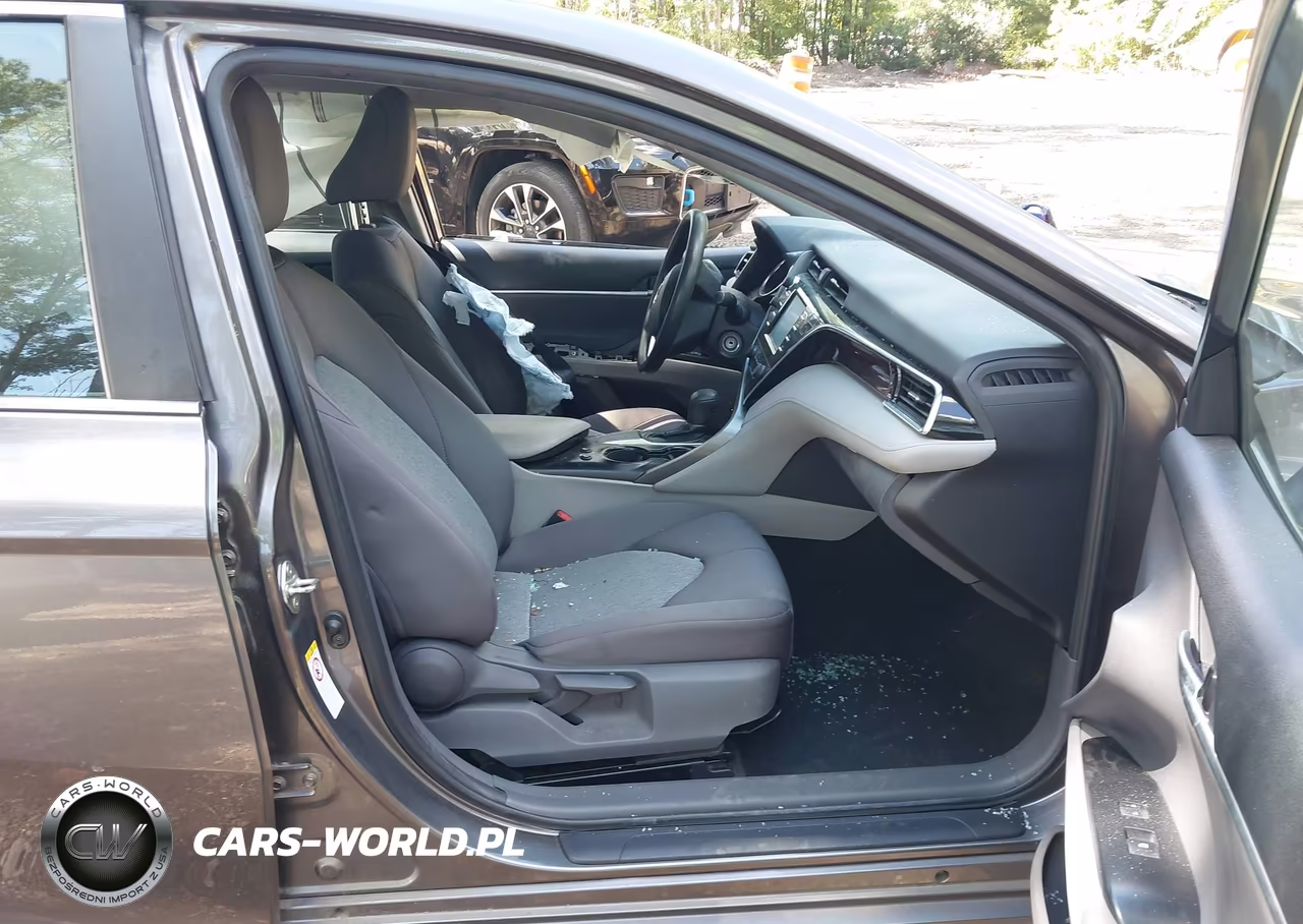2018 Toyota Camry L VIN:4T1B11HK2JU598390 - 5