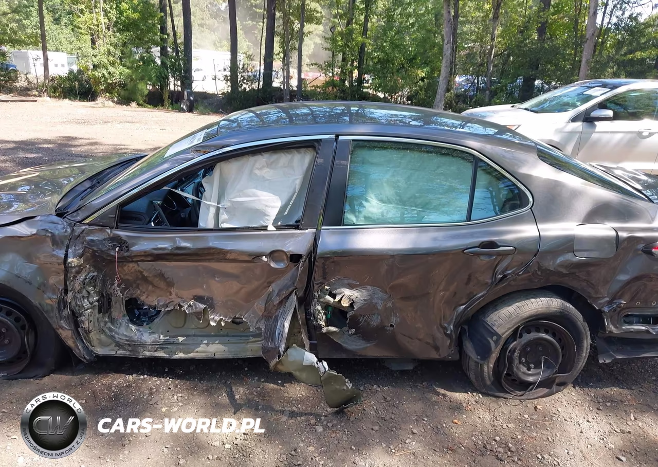 2018 Toyota Camry L VIN:4T1B11HK2JU598390 - 6