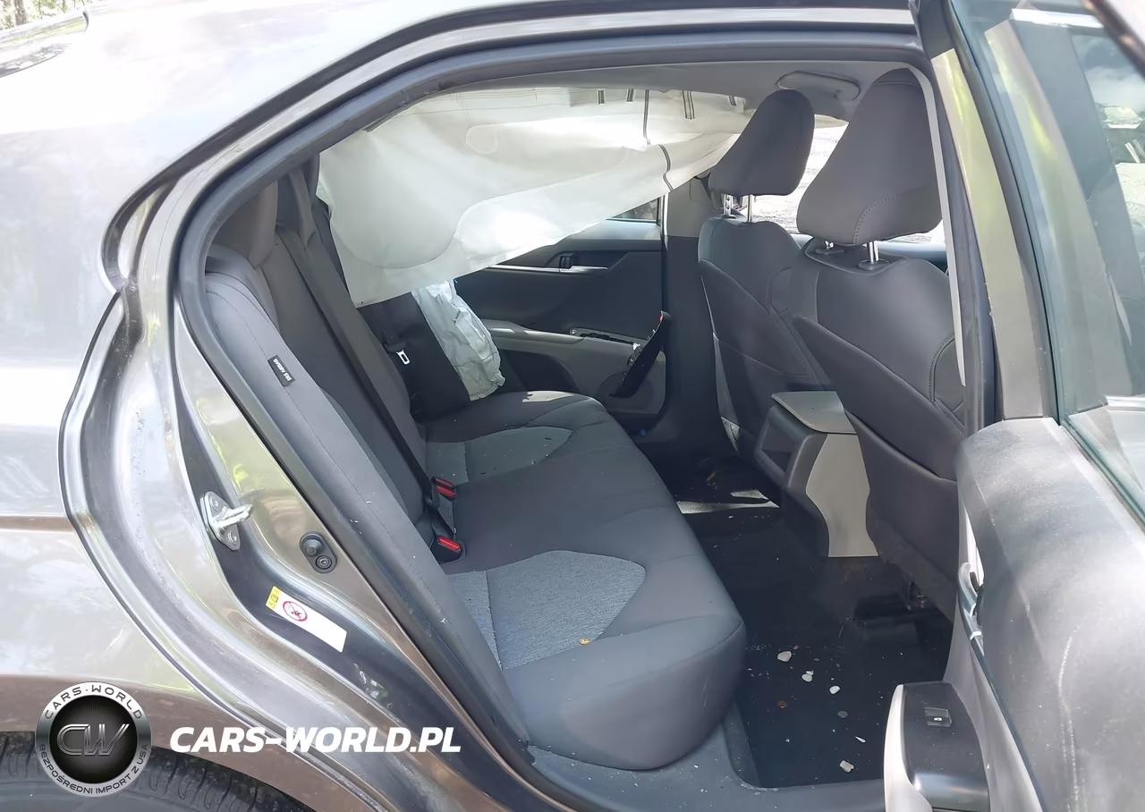 2018 Toyota Camry L VIN:4T1B11HK2JU598390 - 8