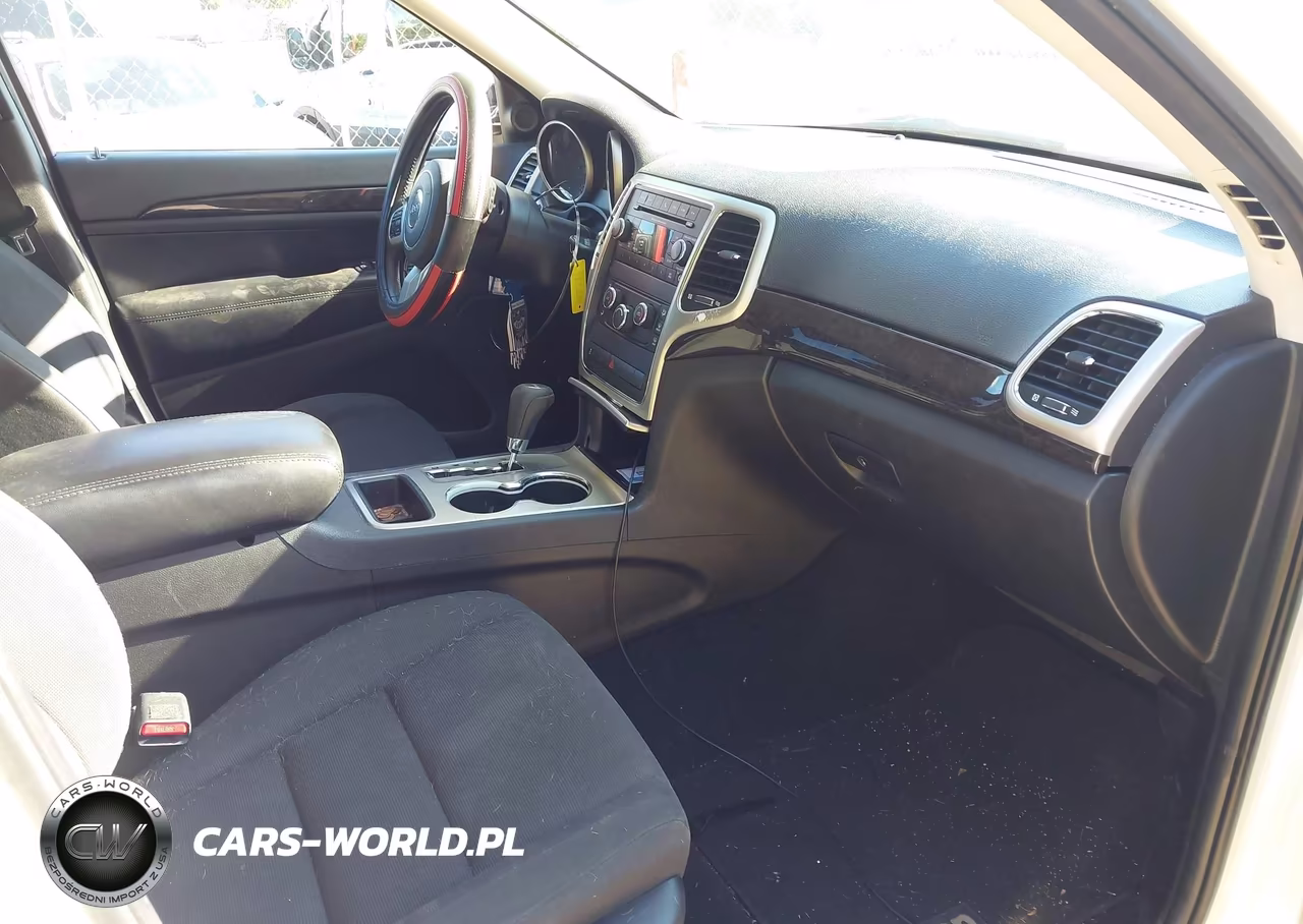 2012 Jeep Grand Cherokee Laredo VIN:1C4RJFAG7CC185556 - 5