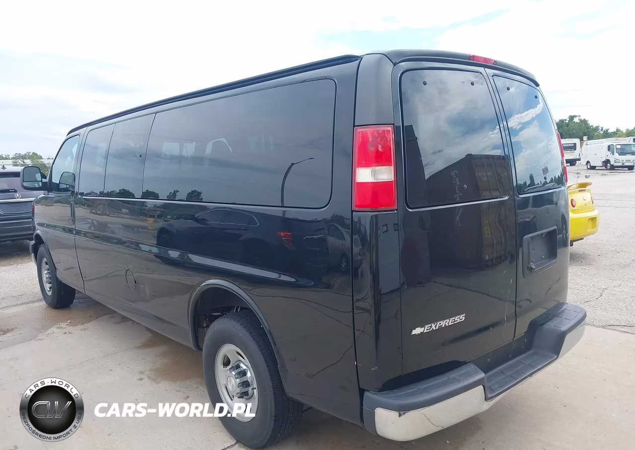 2017 Chevrolet Express 3500 Lt VIN:1GAZGPFG2H1269437 - 3
