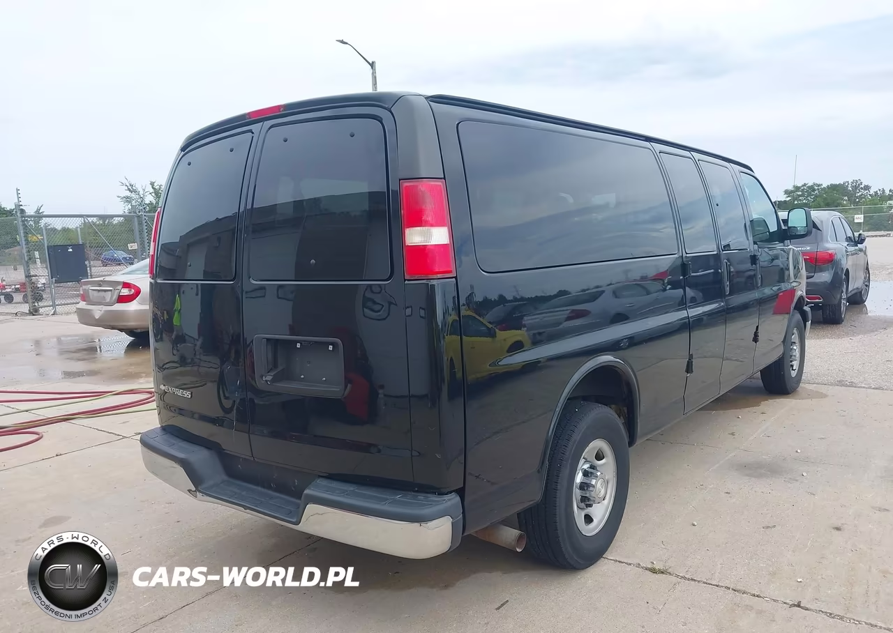 2017 Chevrolet Express 3500 Lt VIN:1GAZGPFG2H1269437 - 4