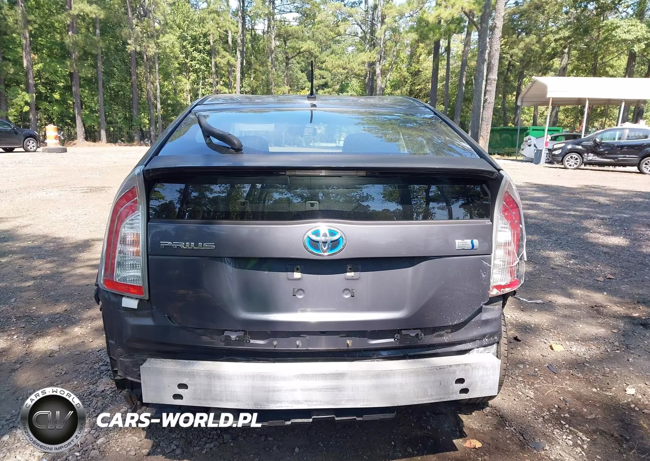 2013 Toyota Prius Two VIN:JTDKN3DU6D5664482 - 17