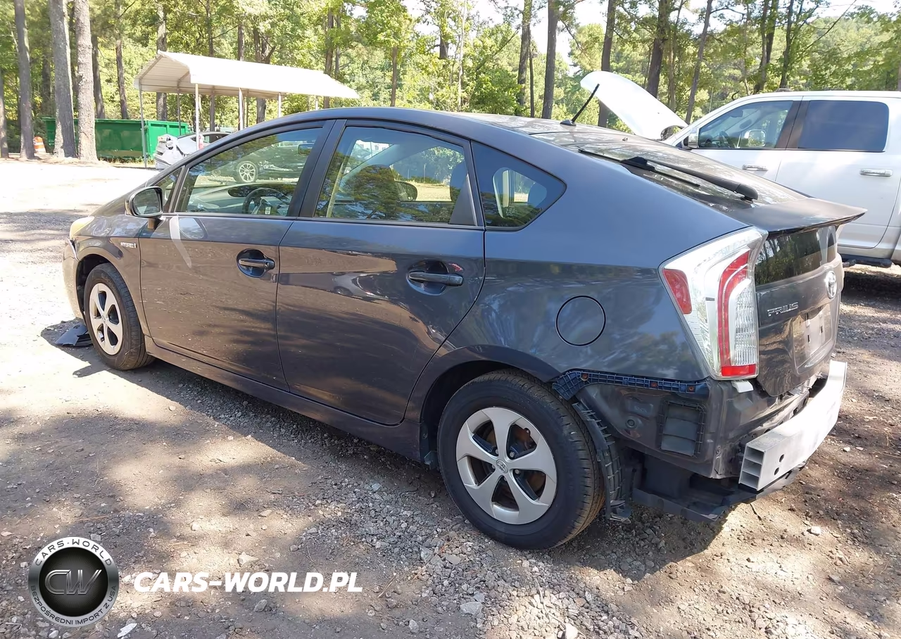 2013 Toyota Prius Two VIN:JTDKN3DU6D5664482 - 3