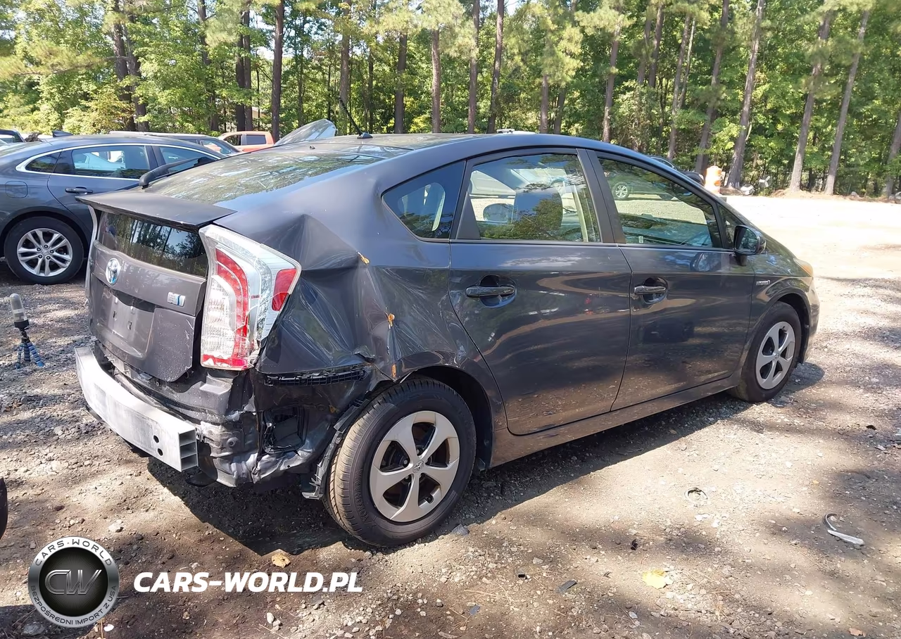 2013 Toyota Prius Two VIN:JTDKN3DU6D5664482 - 4