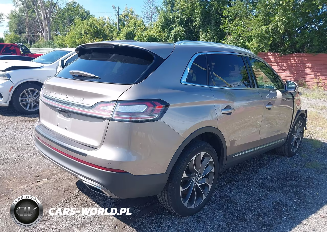 2021 Lincoln Nautilus Reserve VIN:2LMPJ8K99MBL03546 - 4