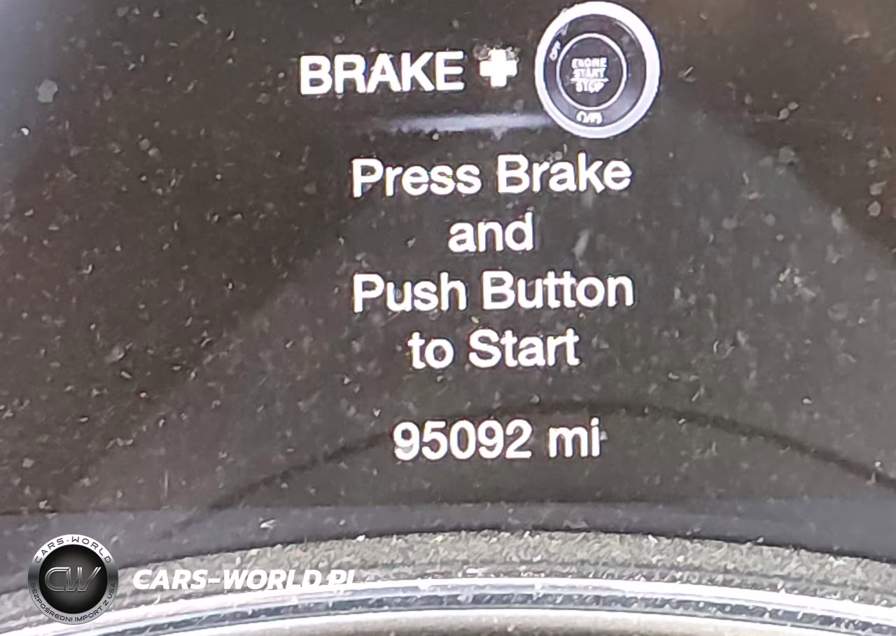 2019 Jeep Grand Cherokee Altitude 4X2 VIN:1C4RJEAG8KC630797 - 16