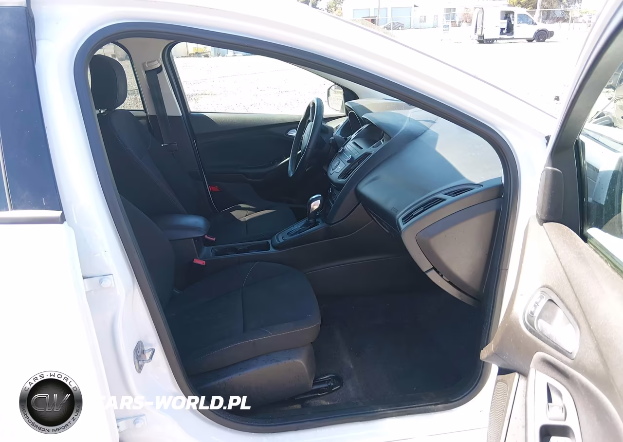 2016 Ford Focus Se VIN:1FADP3K2XGL289559 - 5