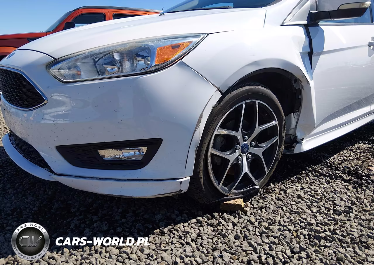 2016 Ford Focus Se VIN:1FADP3K2XGL289559 - 6