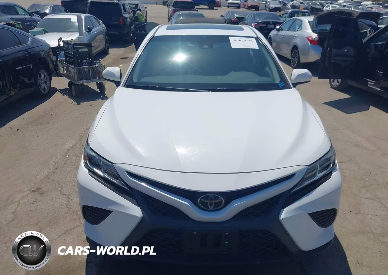 2018 Toyota Camry Se VIN:4T1B11HK6JU553050 - 12