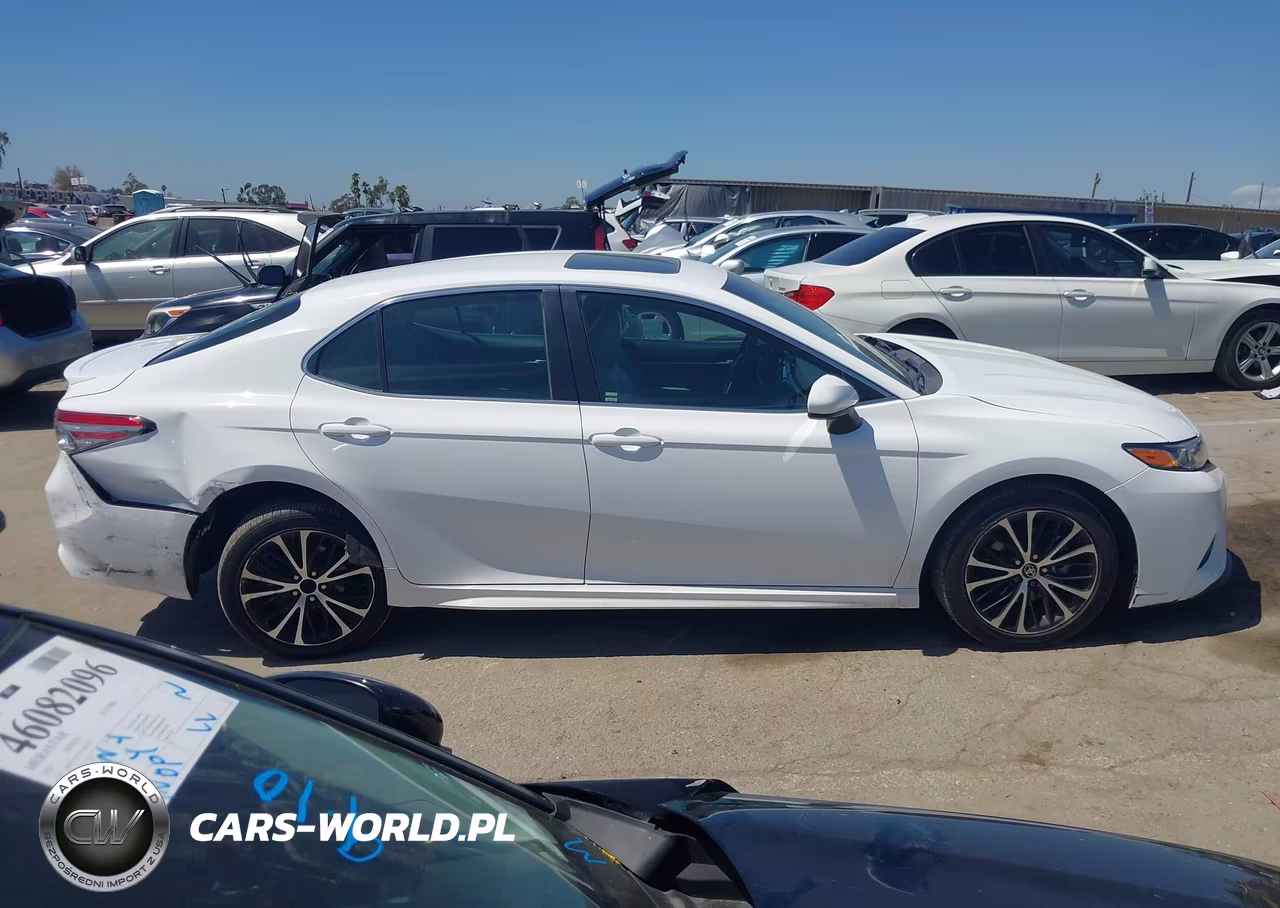 2018 Toyota Camry Se VIN:4T1B11HK6JU553050 - 13