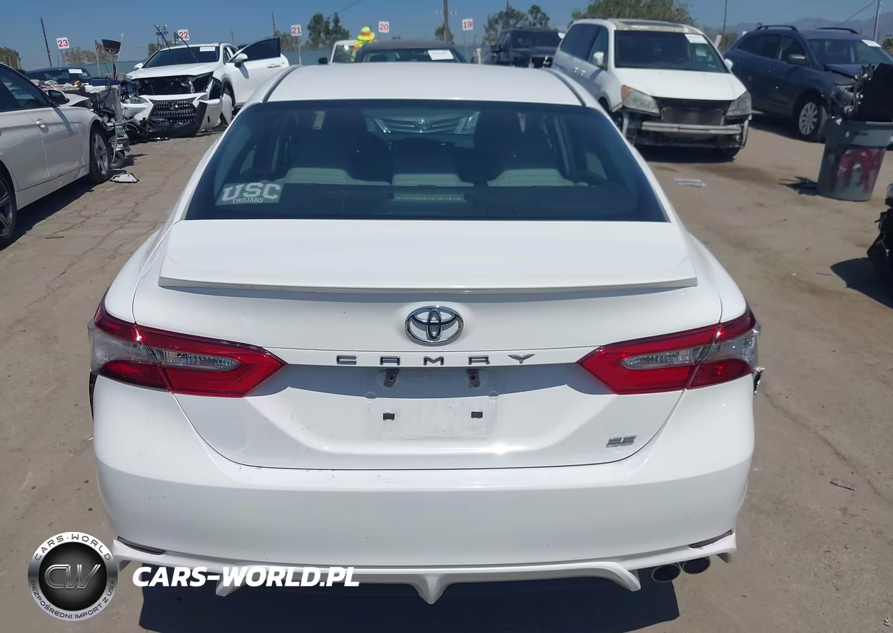 2018 Toyota Camry Se VIN:4T1B11HK6JU553050 - 16