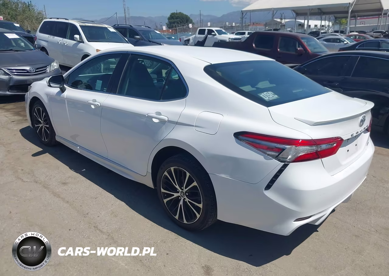 2018 Toyota Camry Se VIN:4T1B11HK6JU553050 - 3