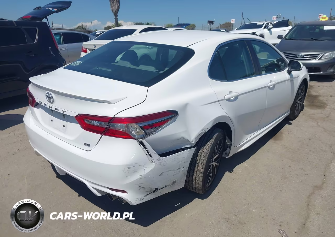 2018 Toyota Camry Se VIN:4T1B11HK6JU553050 - 4