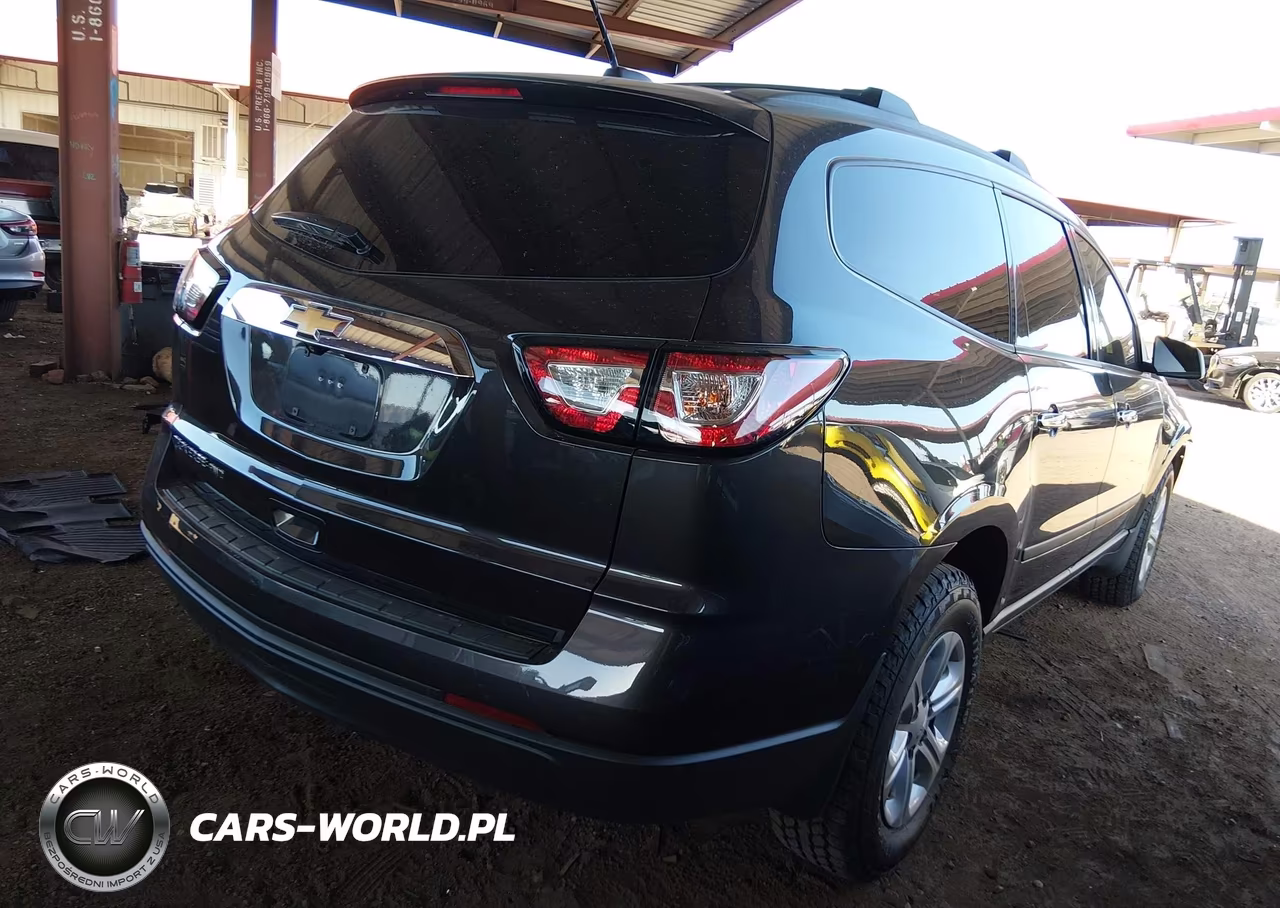 2017 Chevrolet Traverse Ls VIN:1GNKVFKD4HJ333490 - 4