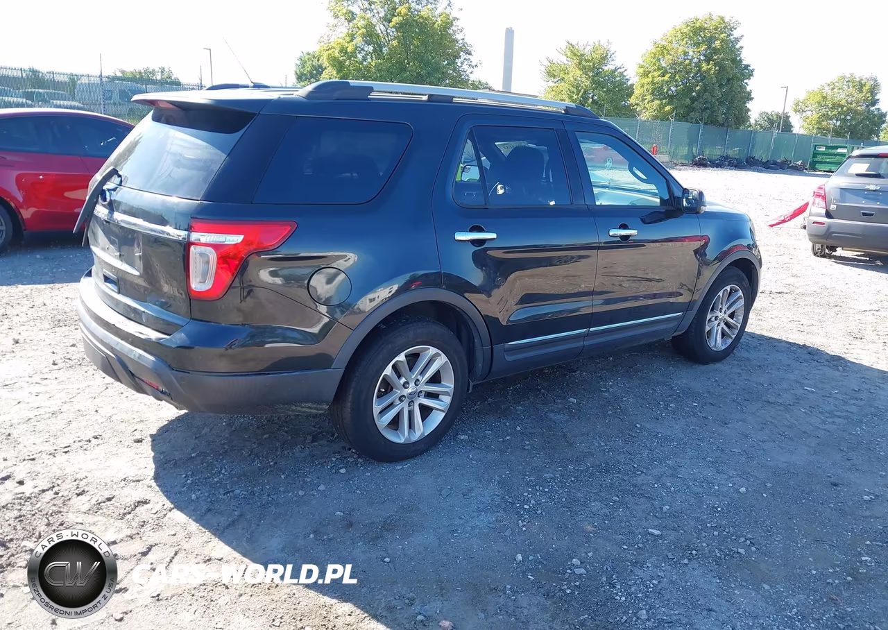 2011 Ford Explorer Xlt VIN:1FMHK7D83BGA59717 - 4