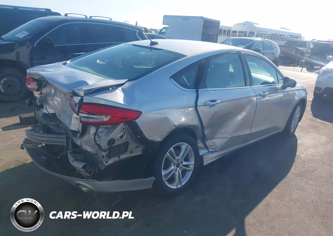 2018 Ford Fusion Se VIN:3FA6P0HD0JR135452 - 4