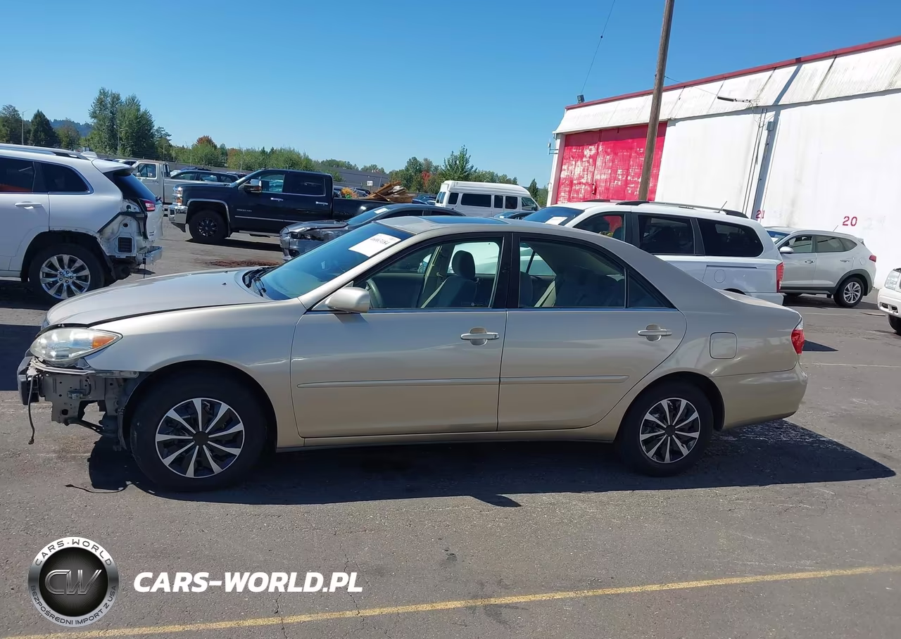 2005 Toyota Camry Le VIN:JTDBE30K453026684 - 15