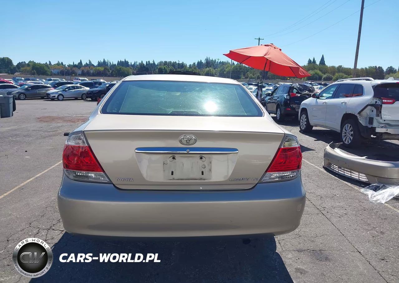 2005 Toyota Camry Le VIN:JTDBE30K453026684 - 17