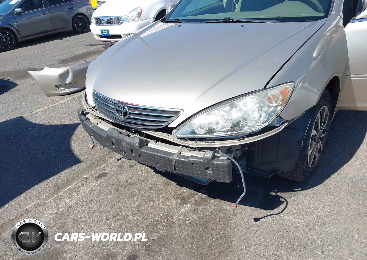2005 Toyota Camry Le VIN:JTDBE30K453026684 - 19