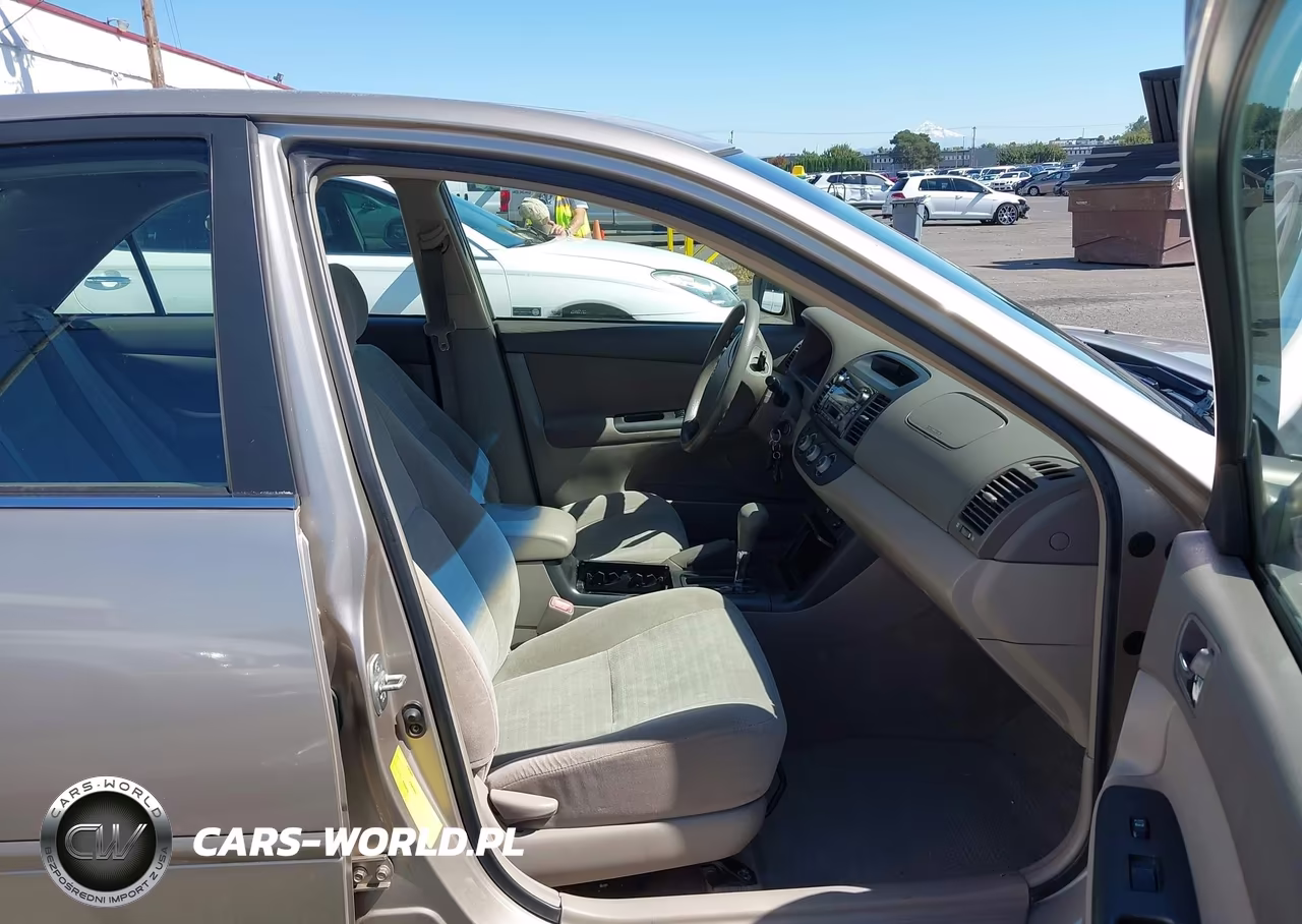 2005 Toyota Camry Le VIN:JTDBE30K453026684 - 5